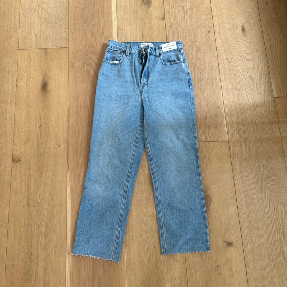 Abercrombie 90s straight Jean size 28 cropped